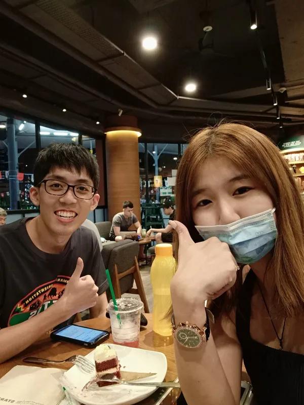 Fang Hong (Financial Analyst)